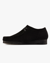 Clarks Wallabee. D Black Suede