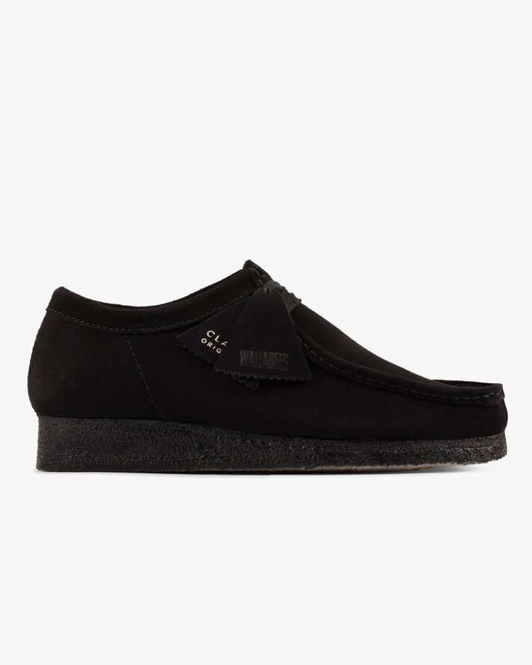 Clarks Wallabee. D Black Suede