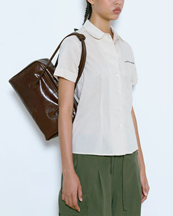 MARGESHERWOOD Soft Boston Bag Mocha Crinkle