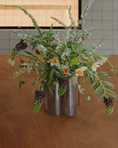 Crème Atelier Éclair Vase Glaze