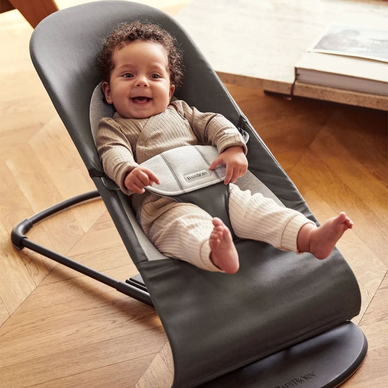 Alternativ bild 1 för BabyBjörn Babysitter Balance Soft Vävd/Jersey (Mörkgrå/Grå)