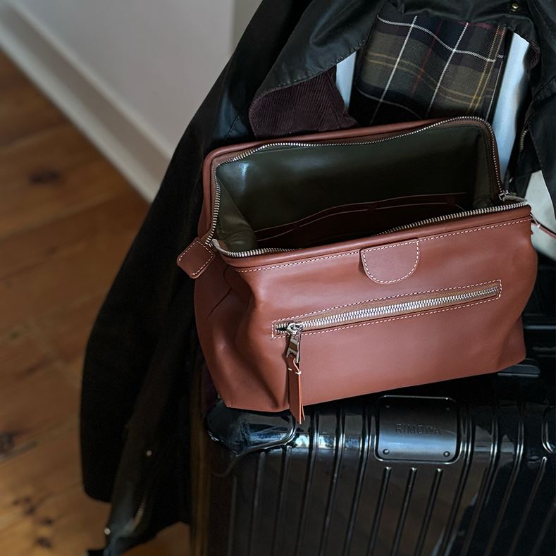 Classic Toiletry Case / Large