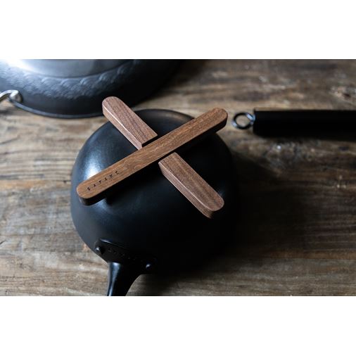 Satake Magnetiskt underlägg Valnöt