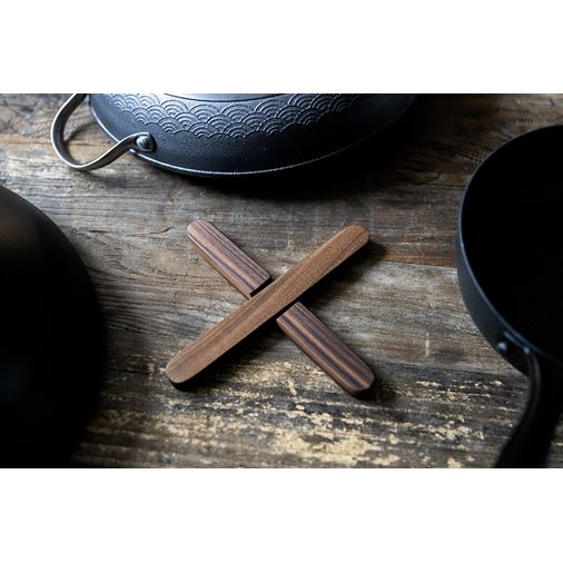 Satake Magnetiskt underlägg Valnöt