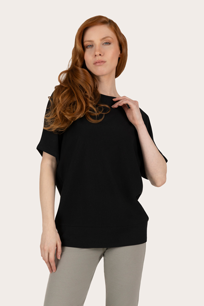 Yogatopp Budhi Short Sleeve Top, Onyx Black - Urban Goddess