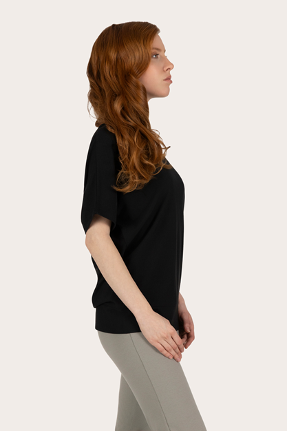 Yogatopp Budhi Short Sleeve Top, Onyx Black - Urban Goddess
