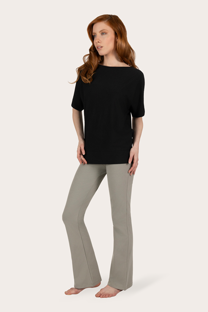 Yogatopp Budhi Short Sleeve Top, Onyx Black - Urban Goddess