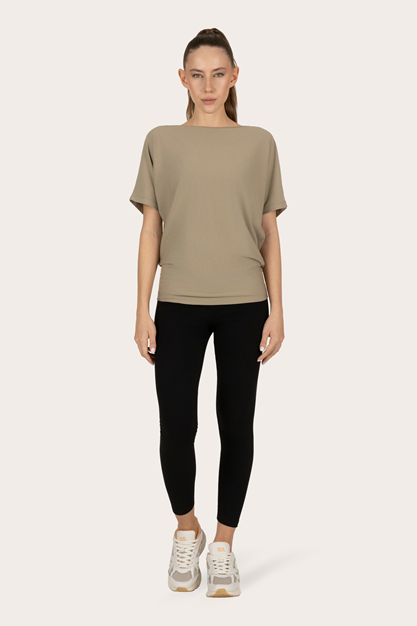 Yogatopp Budhi Short Sleeve Top, Fern - Urban Goddess