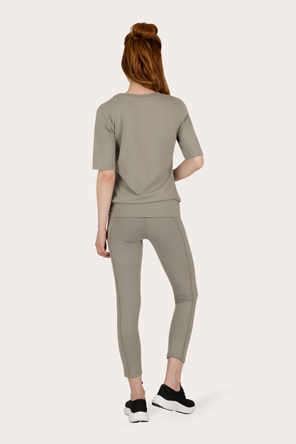 Yogatopp Kami Tee, Smokey Quartz - Urban Goddess