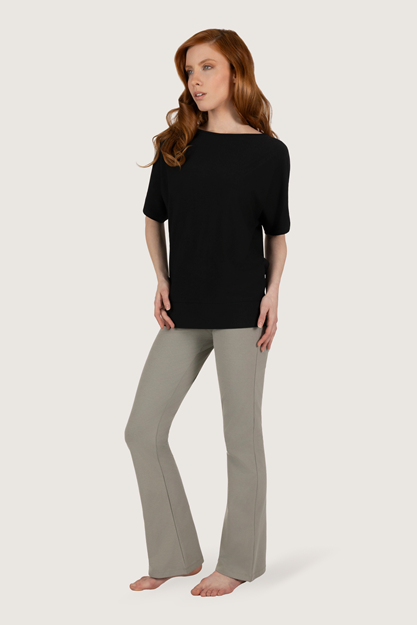 Yogatopp Budhi Short Sleeve Top, Onyx Black - Urban Goddess