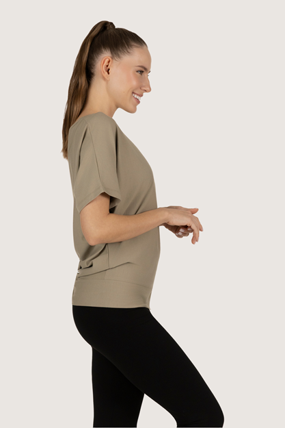 Yogatopp Budhi Short Sleeve Top, Fern - Urban Goddess
