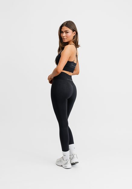 Signature Seamless Tights Black - Träningstights Dam | Drop of Mindfulness