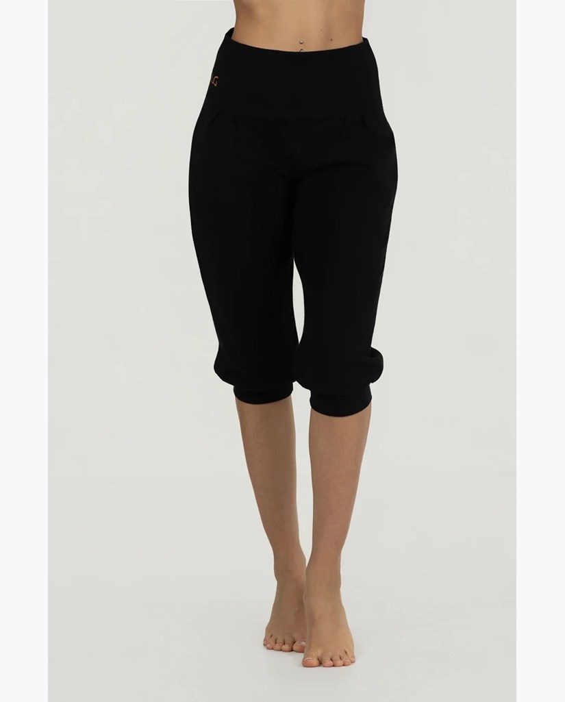 Yogabyxor Sukha Yoga Capri, Onyx Black - Urban Goddess