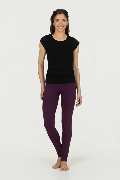 Yogatopp Zefira Tee, Onyx Black - Urban Goddess