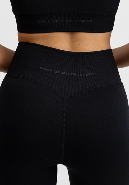 Seamless Flare Tights Black - Utsvängda Träningstights Dam | Drop of Mindfulness