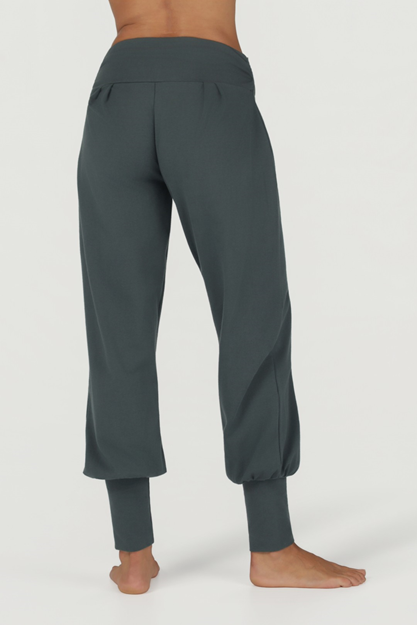 Dakini Pants - Harembyxor för Yoga Dam, Pinyon | Urban Goddess