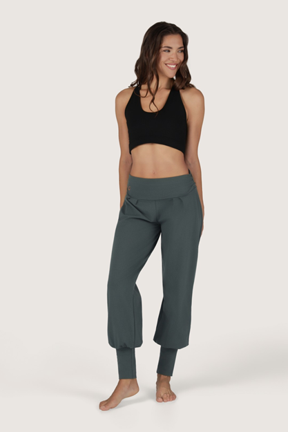 Dakini Pants - Harembyxor för Yoga Dam, Pinyon | Urban Goddess