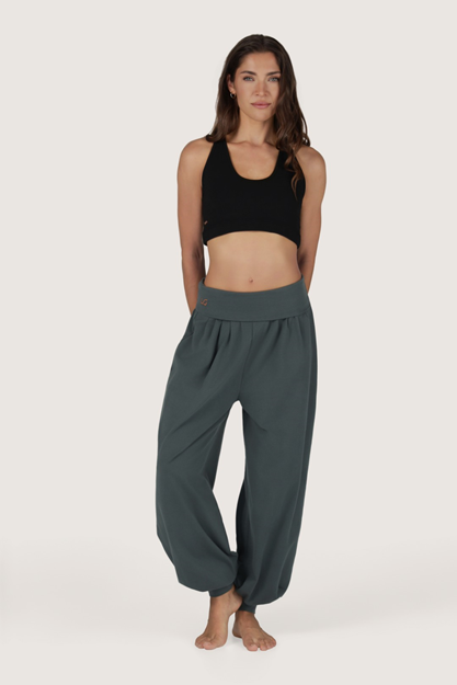 Rhea Pants - Harembyxor för Yoga Dam, Pinyon | Urban Goddess