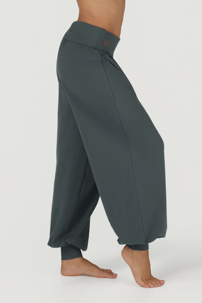 Rhea Pants - Harembyxor för Yoga Dam, Pinyon | Urban Goddess