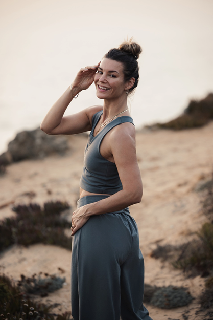 Rhea Pants - Harembyxor för Yoga Dam, Pinyon | Urban Goddess