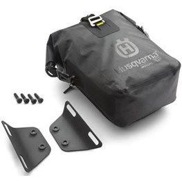 REAR BAG CMPL 5 Liter. HQV SVARTPILEN/VITPILEN 401