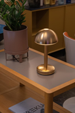 Bug bordslampa, guld