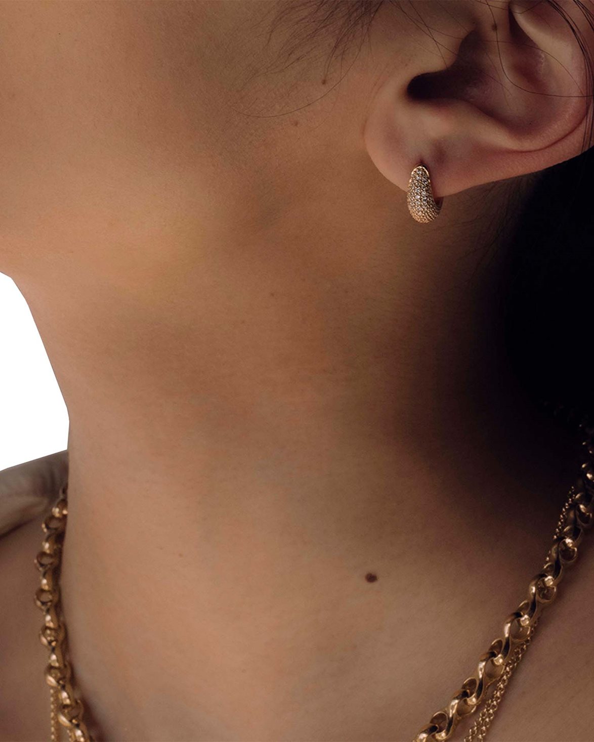 TOMWOOD ピアス Ice Huggie Pave Gold 100527 Ice Huggies Gold - Tom Wood Project Official Online Store