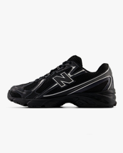 New Balance 740 Black