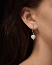 Maria Nilsdotter Pierced Pearl Earring Silver