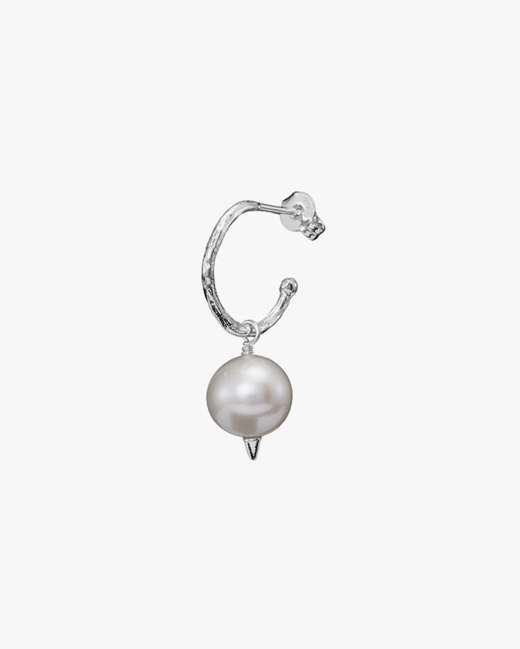 Maria Nilsdotter Pierced Pearl Earring Silver