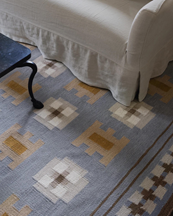 Layered Röllakan Selma Wool Rug Dove