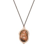 Halsband Ekorre i Ekollon, porslin