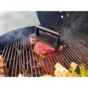 Grillpress i gjutjärn med trähandtag Satake Outdoor® svart
