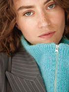 Zoe Zipper Hals